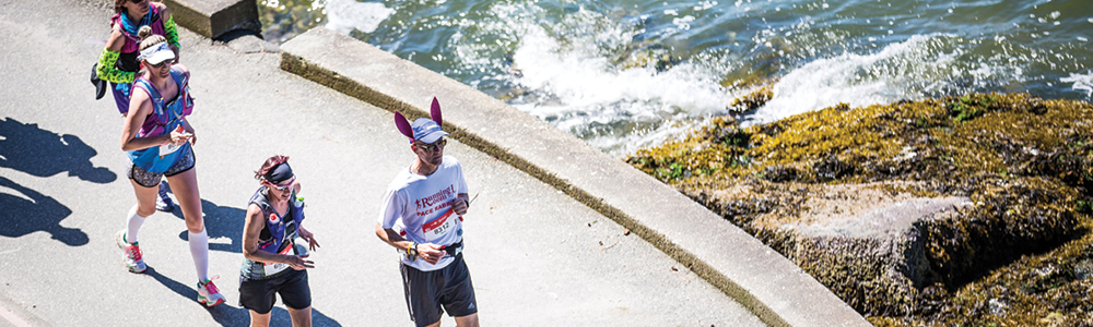 Goal getters. Pace Bunnies provided by Running Room Inc pace so runners may race to their goal times, and enjoy that stunning scenery. Photo: Stirl and Rae Photography / RUNVAN®