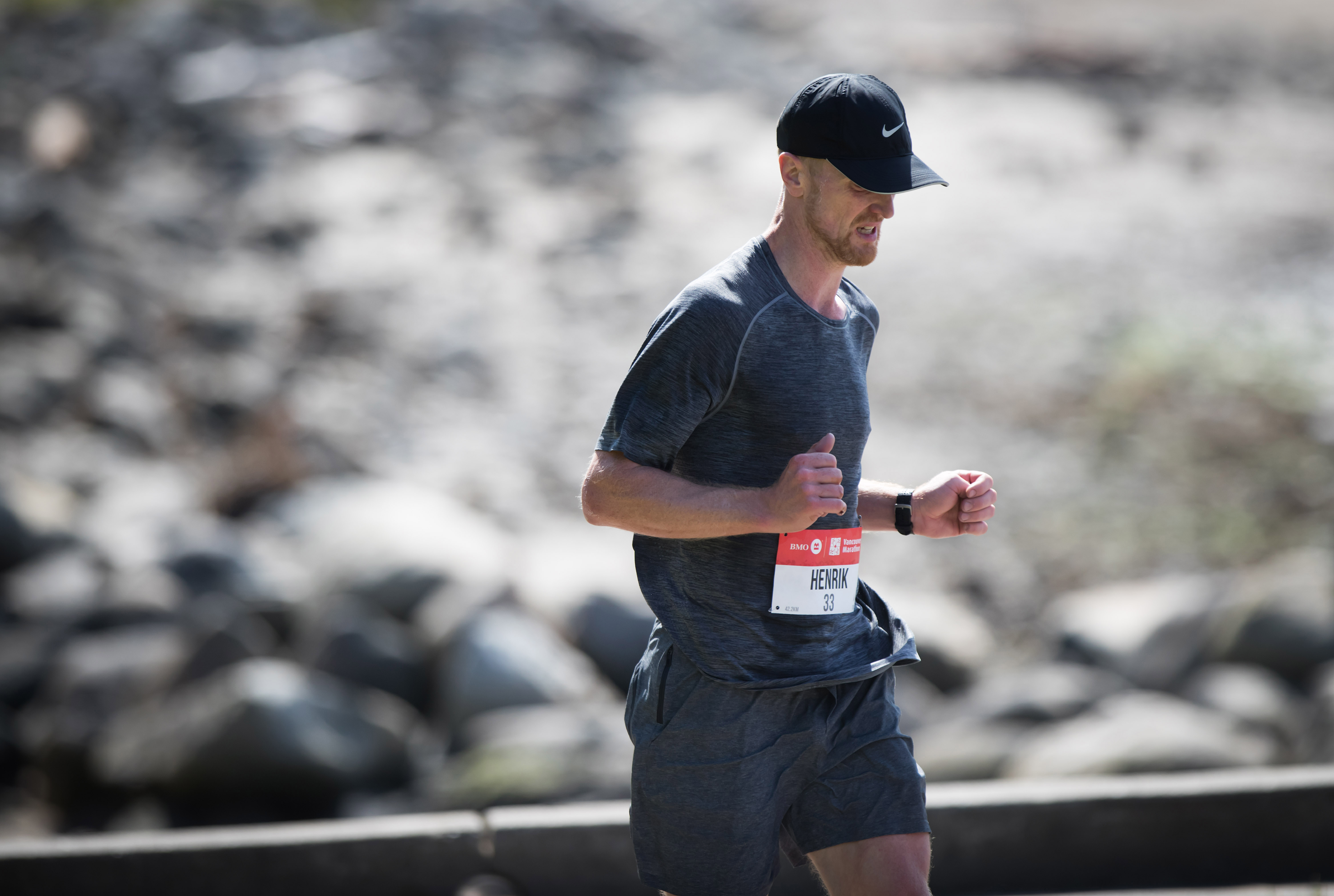 Henrik Sedin finishes strong in the last KMs of the BMO Vancouver Marathon. Photo: Darryl Dyck / RUNVAN®